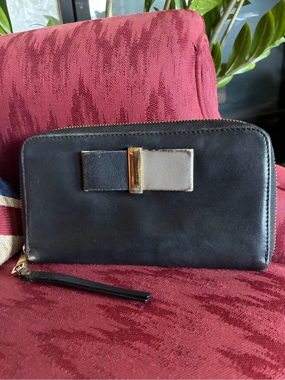 Chloe Black Bailey Leather Zip Wallet with 2 Tone Bow Accent and Gold Hardware